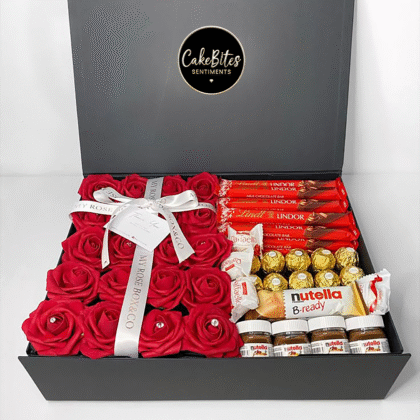 Forever Red Surprise – Roses & Treats