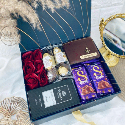 Regal Signature Hamper – Oud & Roses